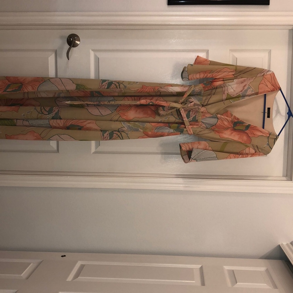 Beautiful maxi dress!
